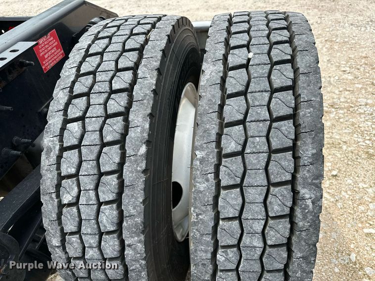 image for item DP3166 2017 Volvo VNL  semi truck