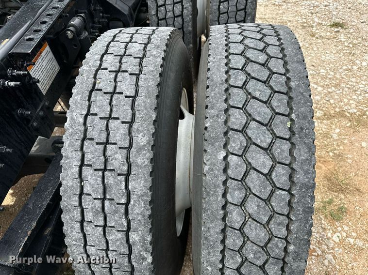 image for item DP3166 2017 Volvo VNL  semi truck