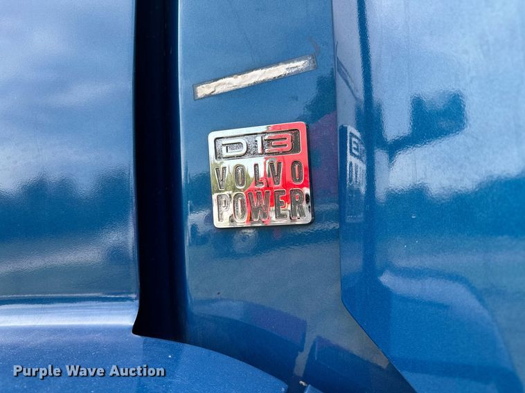 image for item DP3166 2017 Volvo VNL  semi truck