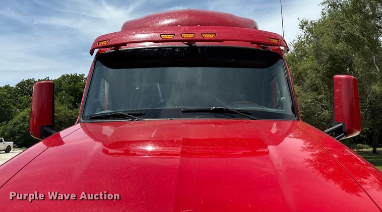 image for item DP3167 2017 Peterbilt 579  semi truck