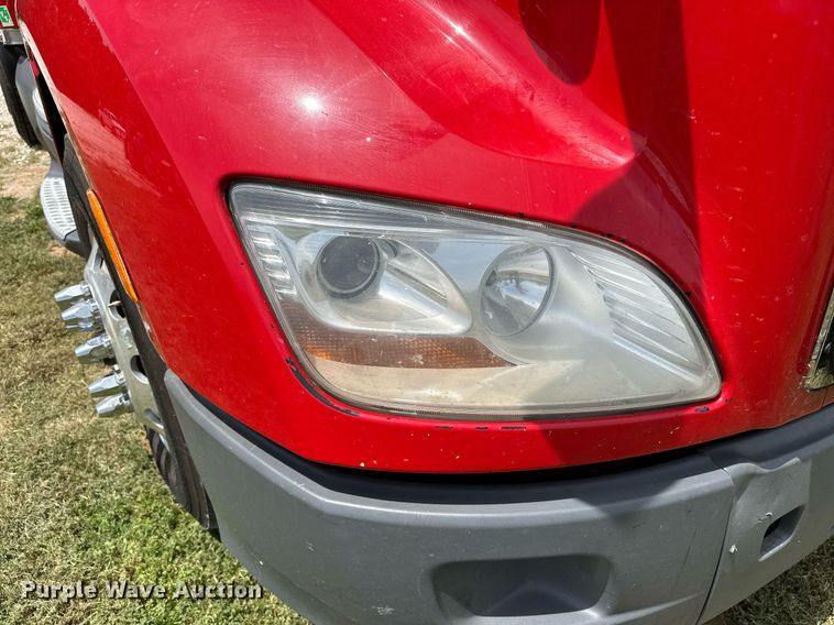 image for item DP3167 2017 Peterbilt 579  semi truck