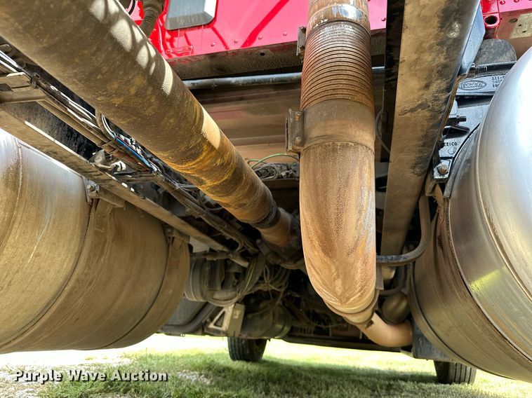 image for item DP3167 2017 Peterbilt 579  semi truck