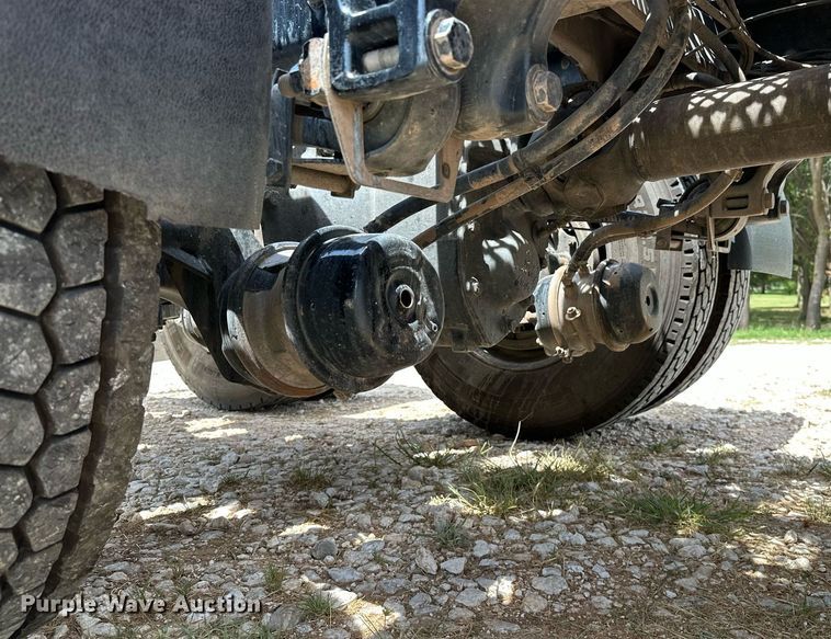 image for item DP3167 2017 Peterbilt 579  semi truck