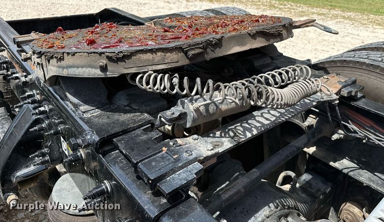 image for item DP3167 2017 Peterbilt 579  semi truck