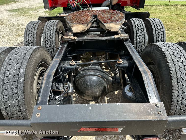 image for item DP3167 2017 Peterbilt 579  semi truck