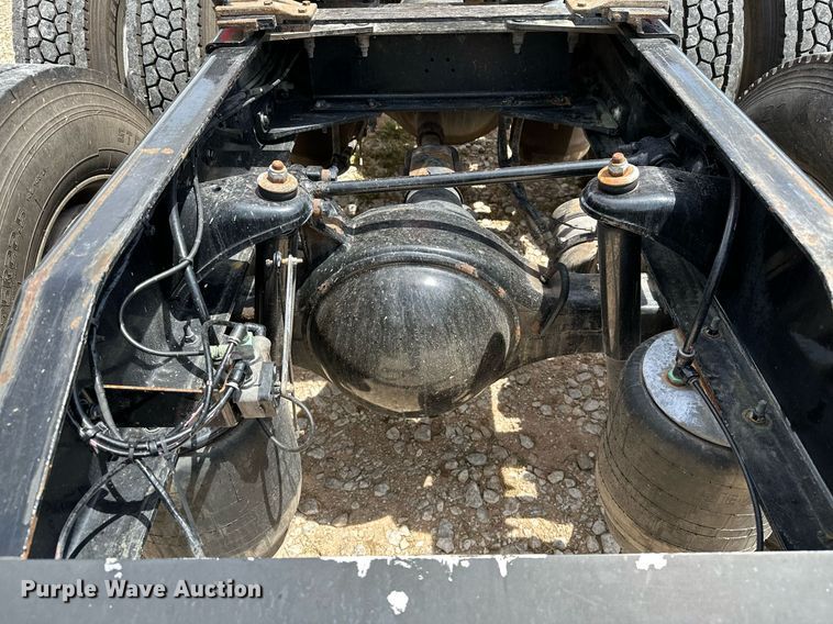 image for item DP3167 2017 Peterbilt 579  semi truck