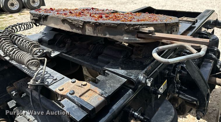 image for item DP3167 2017 Peterbilt 579  semi truck