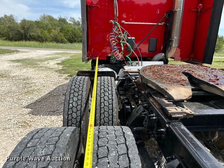 image for item DP3167 2017 Peterbilt 579  semi truck