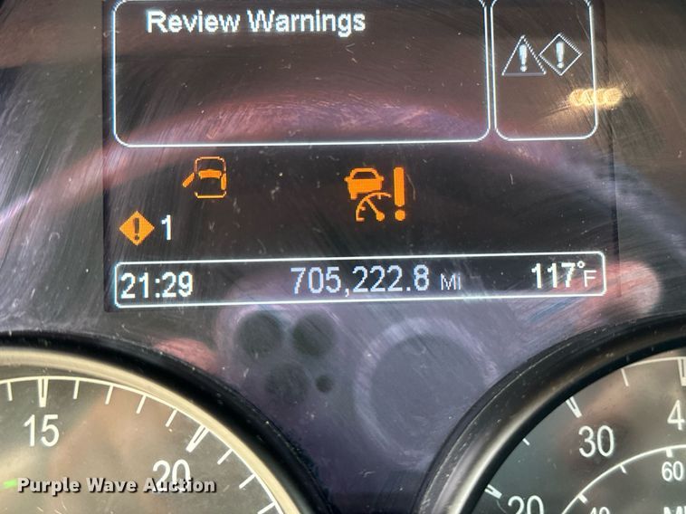 image for item DP3167 2017 Peterbilt 579  semi truck