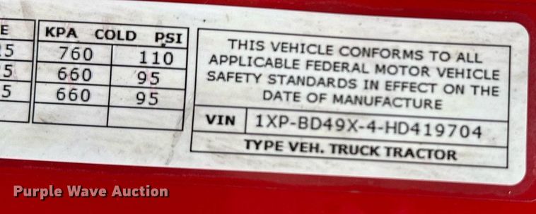 image for item DP3167 2017 Peterbilt 579  semi truck