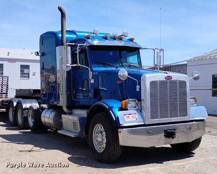 image for item DP3328 2013 Peterbilt 367  semi truck