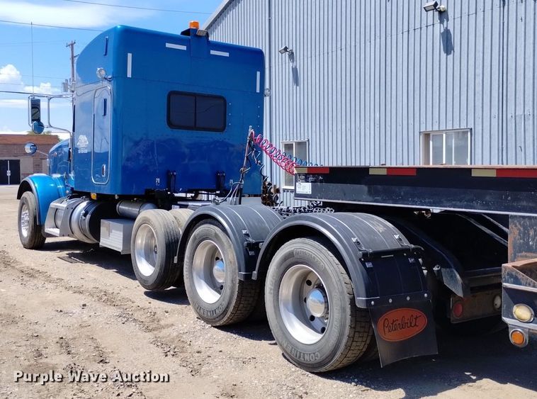 image for item DP3328 2013 Peterbilt 367  semi truck