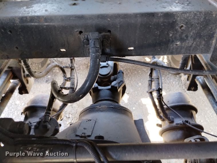 image for item DP3328 2013 Peterbilt 367  semi truck