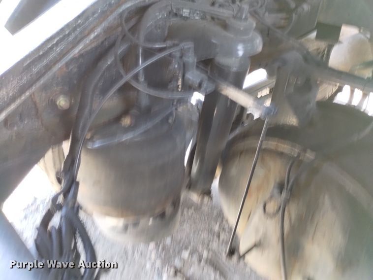 image for item DP3328 2013 Peterbilt 367  semi truck