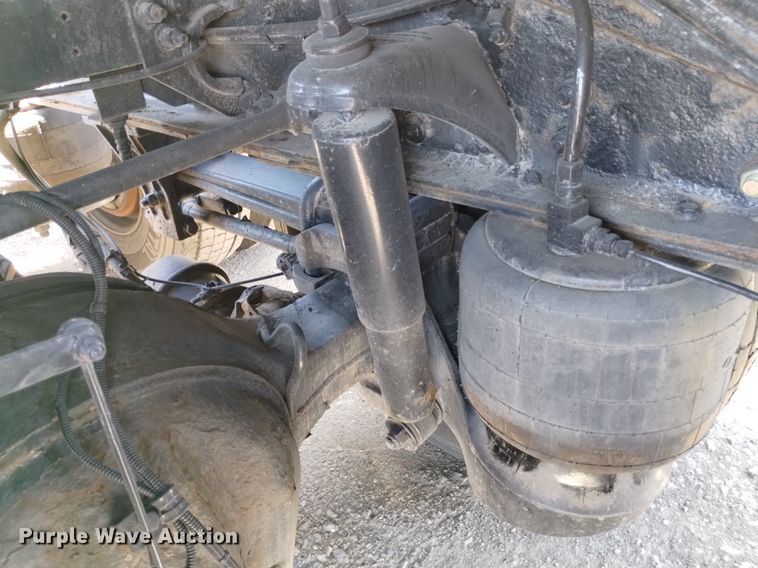 image for item DP3328 2013 Peterbilt 367  semi truck