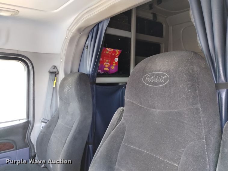 image for item DP3328 2013 Peterbilt 367  semi truck