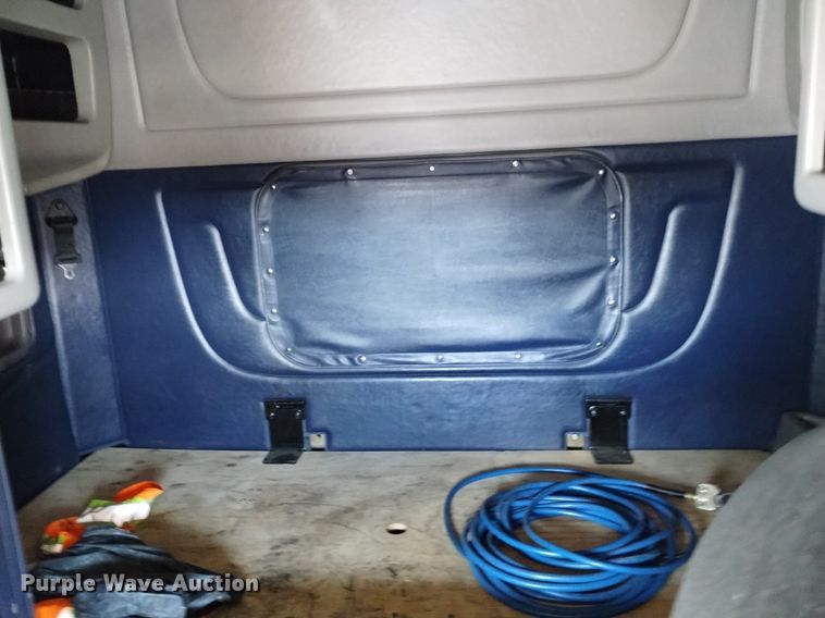 image for item DP3328 2013 Peterbilt 367  semi truck