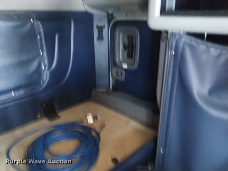 image for item DP3328 2013 Peterbilt 367  semi truck