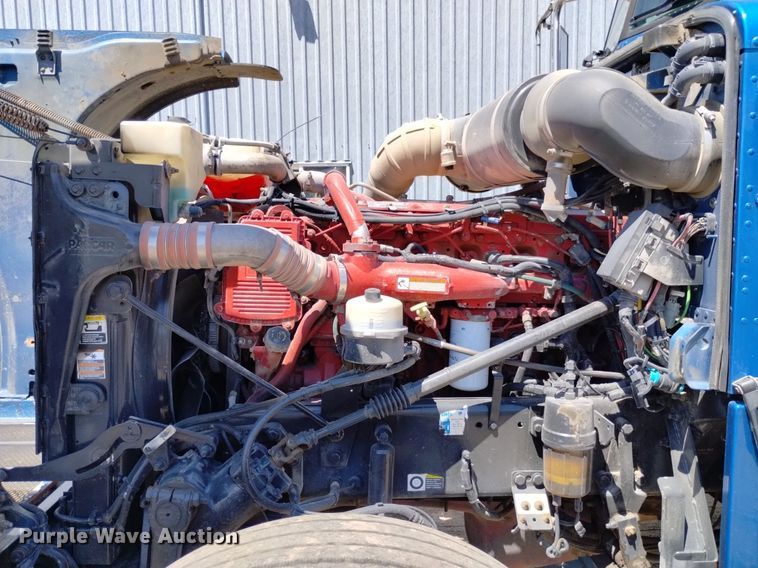 image for item DP3328 2013 Peterbilt 367  semi truck