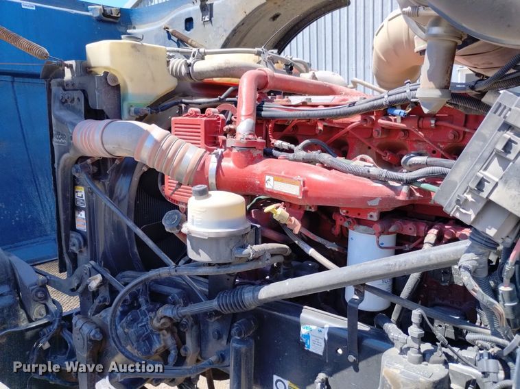 image for item DP3328 2013 Peterbilt 367  semi truck