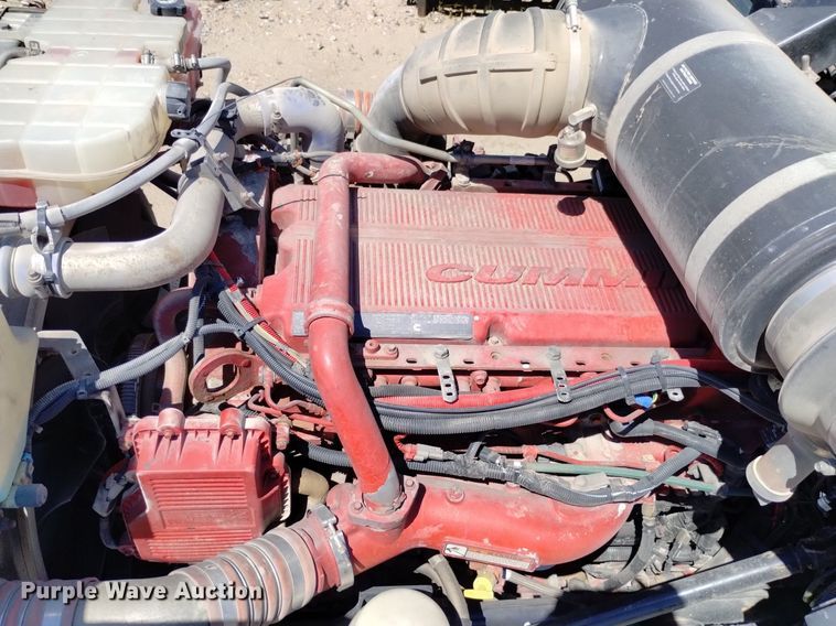 image for item DP3328 2013 Peterbilt 367  semi truck