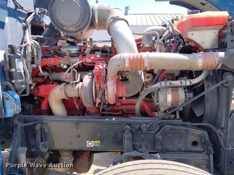 image for item DP3328 2013 Peterbilt 367  semi truck