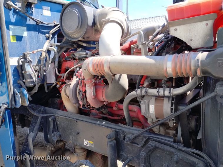 image for item DP3328 2013 Peterbilt 367  semi truck