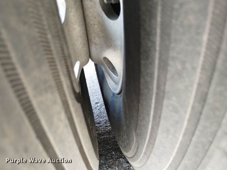 image for item DP3328 2013 Peterbilt 367  semi truck