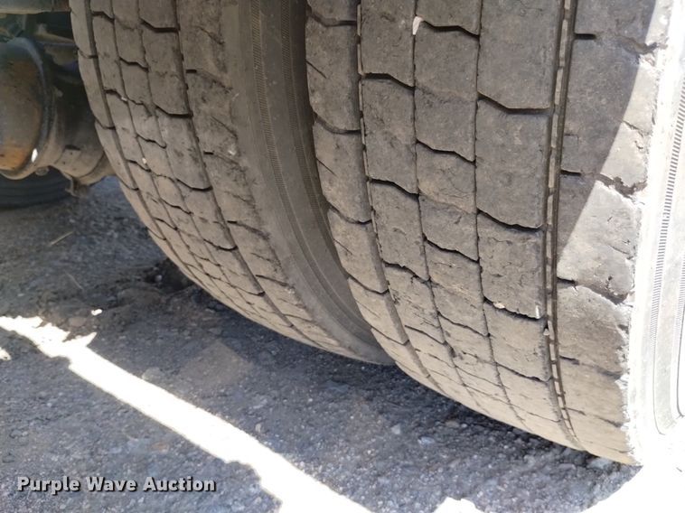 image for item DP3328 2013 Peterbilt 367  semi truck