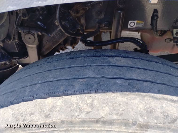 image for item DP3328 2013 Peterbilt 367  semi truck