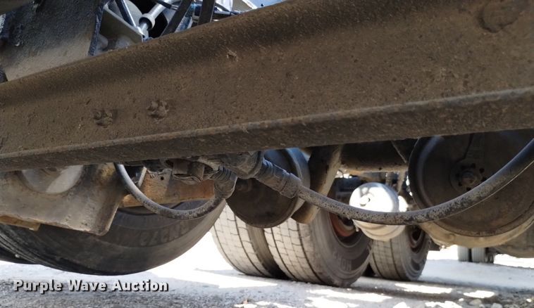 image for item DP3328 2013 Peterbilt 367  semi truck