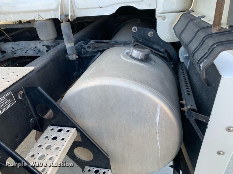 image for item DP8661 2017 Freightliner Cascadia Evolution  semi truck