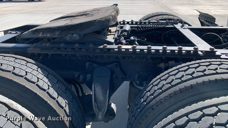 image for item DP8661 2017 Freightliner Cascadia Evolution  semi truck