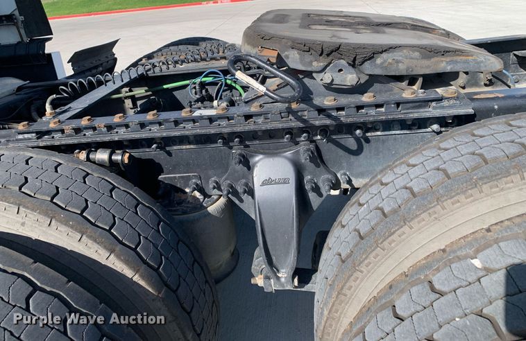 image for item DP8661 2017 Freightliner Cascadia Evolution  semi truck