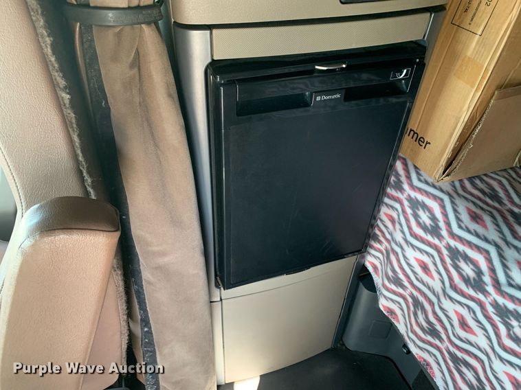 image for item DP8661 2017 Freightliner Cascadia Evolution  semi truck