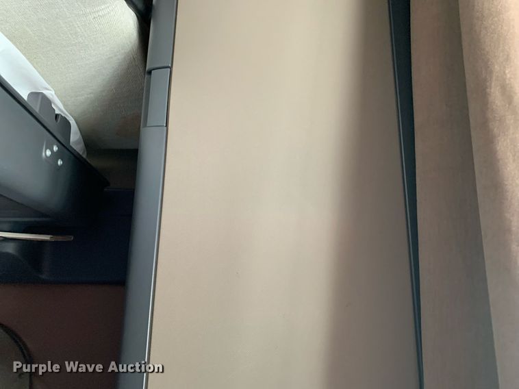 image for item DP8661 2017 Freightliner Cascadia Evolution  semi truck