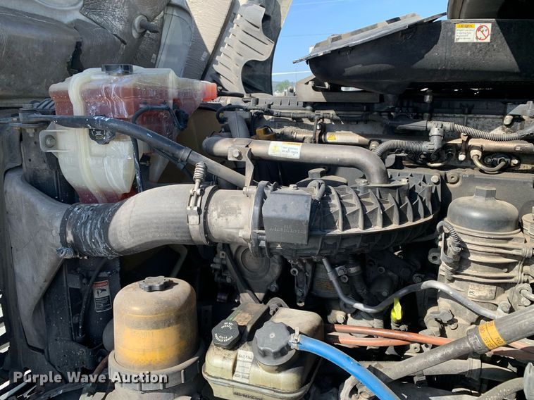 image for item DP8661 2017 Freightliner Cascadia Evolution  semi truck