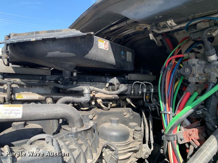 image for item DP8661 2017 Freightliner Cascadia Evolution  semi truck