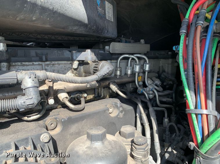 image for item DP8661 2017 Freightliner Cascadia Evolution  semi truck