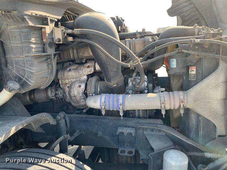 image for item DP8661 2017 Freightliner Cascadia Evolution  semi truck