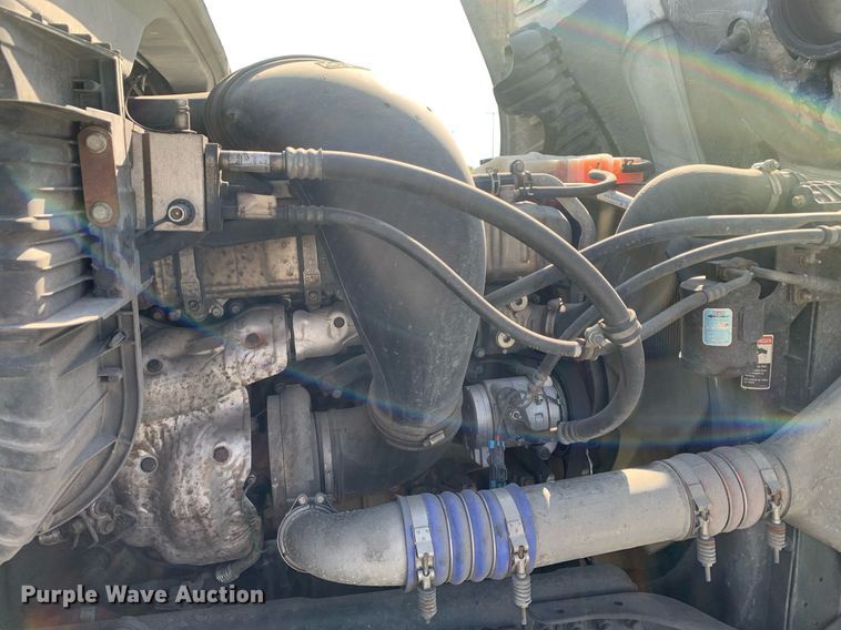 image for item DP8661 2017 Freightliner Cascadia Evolution  semi truck