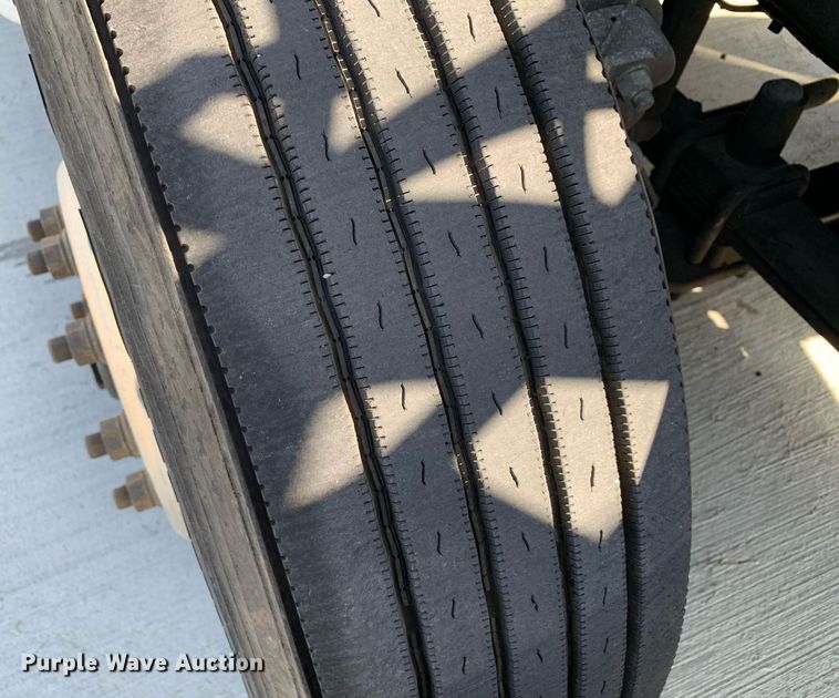 image for item DP8661 2017 Freightliner Cascadia Evolution  semi truck