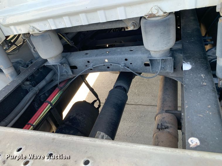 image for item DP8662 2017 Freightliner Cascadia Evolution  semi truck