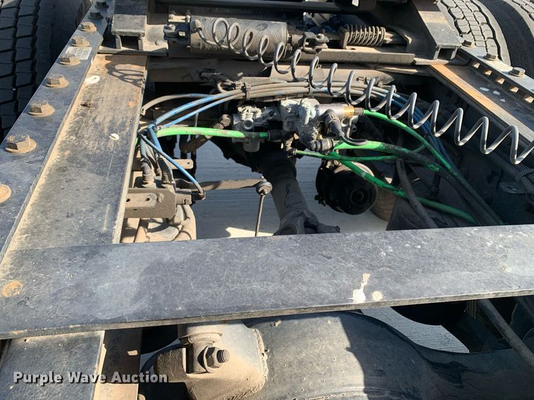 image for item DP8662 2017 Freightliner Cascadia Evolution  semi truck