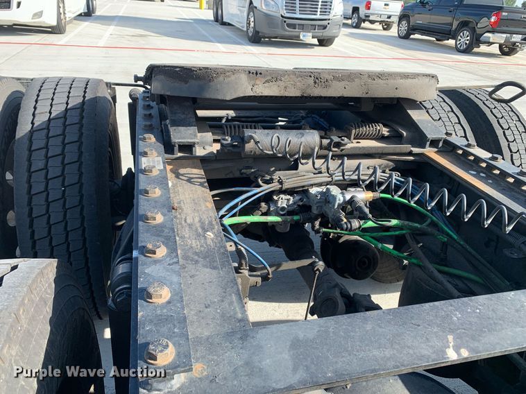 image for item DP8662 2017 Freightliner Cascadia Evolution  semi truck