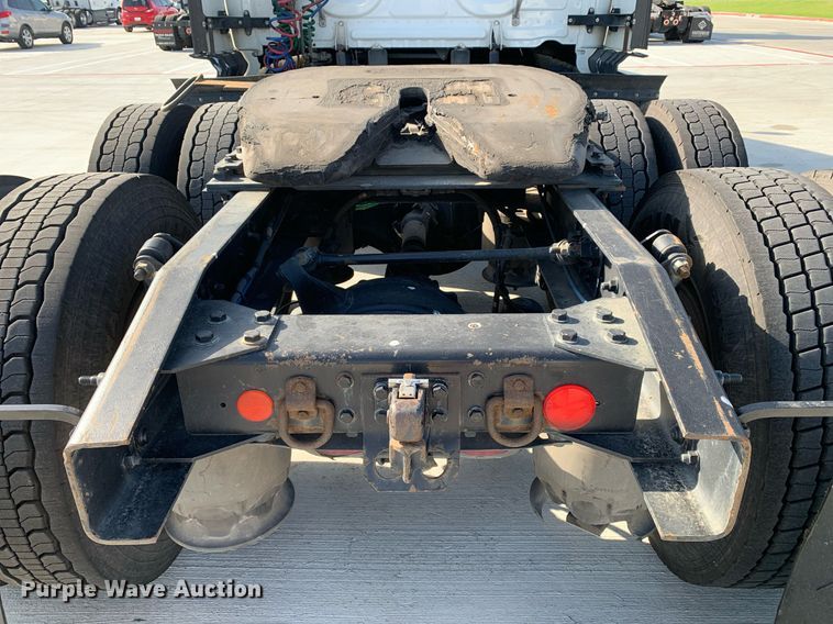 image for item DP8662 2017 Freightliner Cascadia Evolution  semi truck