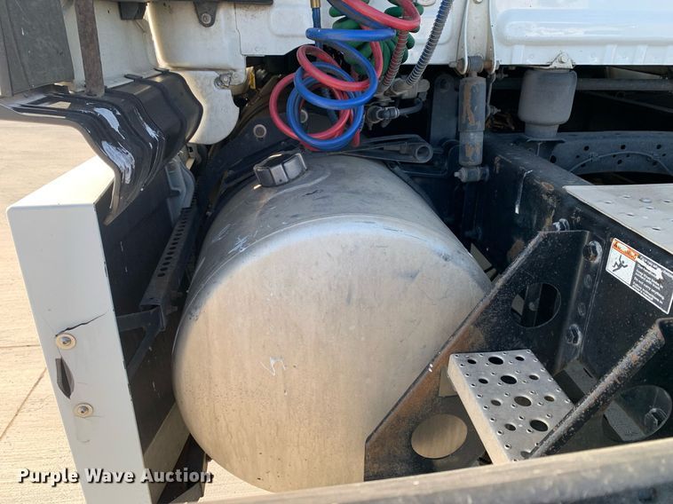 image for item DP8662 2017 Freightliner Cascadia Evolution  semi truck