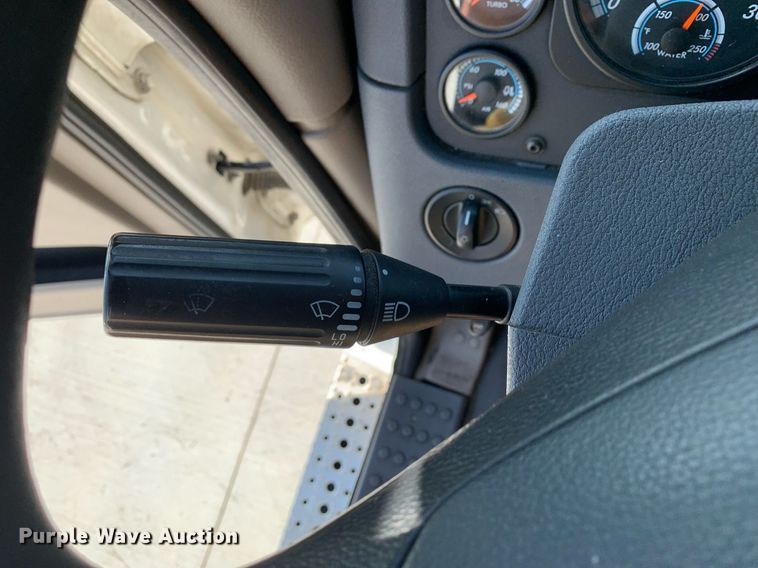 image for item DP8662 2017 Freightliner Cascadia Evolution  semi truck