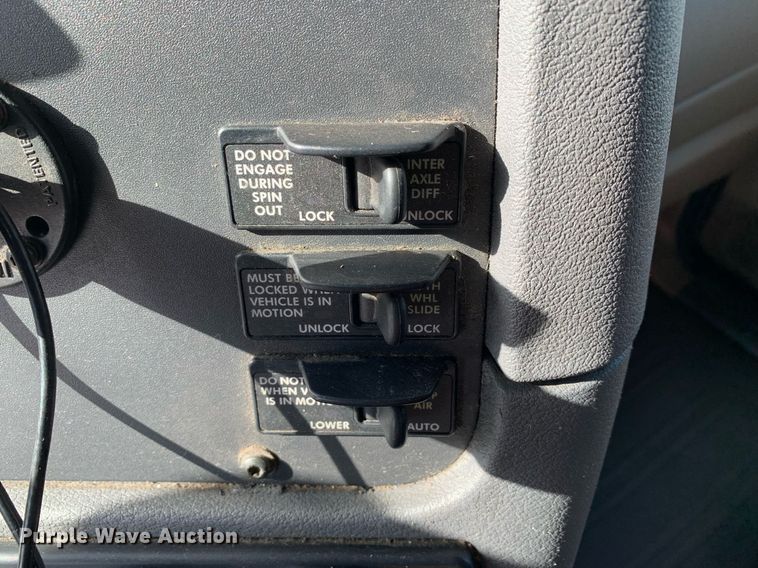 image for item DP8662 2017 Freightliner Cascadia Evolution  semi truck