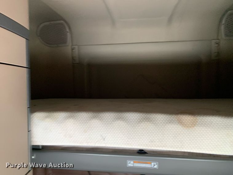 image for item DP8662 2017 Freightliner Cascadia Evolution  semi truck